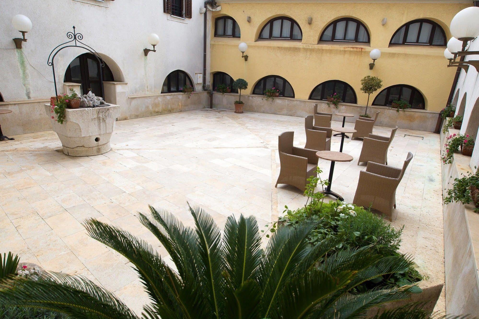 Hotel Kastel Crikvenica Exterior foto