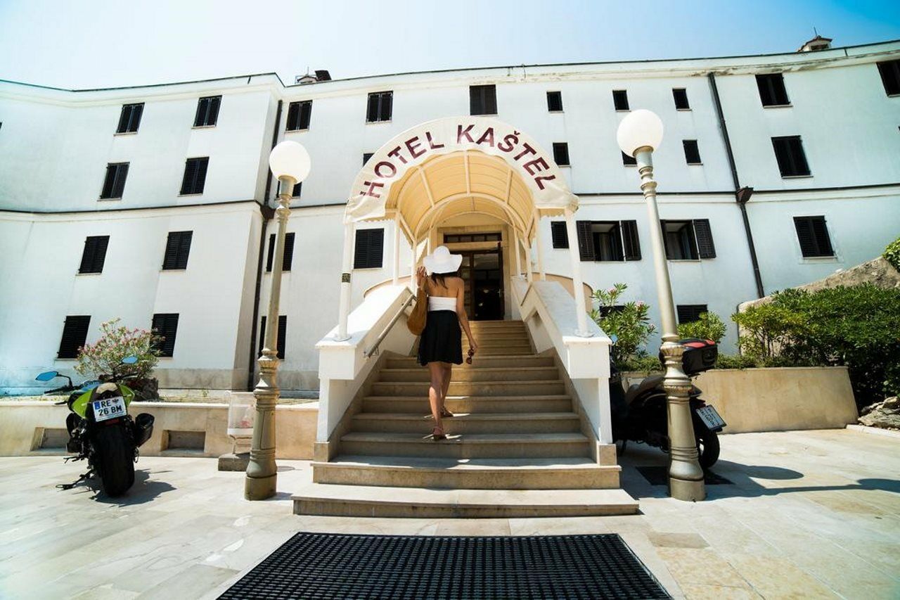 Hotel Kastel Crikvenica Exterior foto